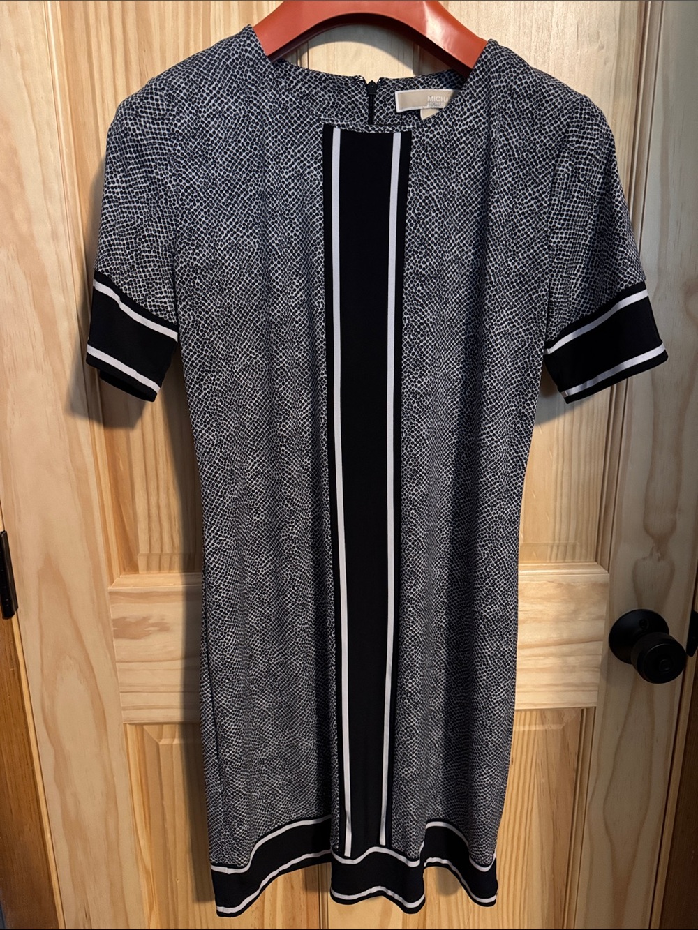 Michael Kors Black and White Short Sleeve Shift Dress